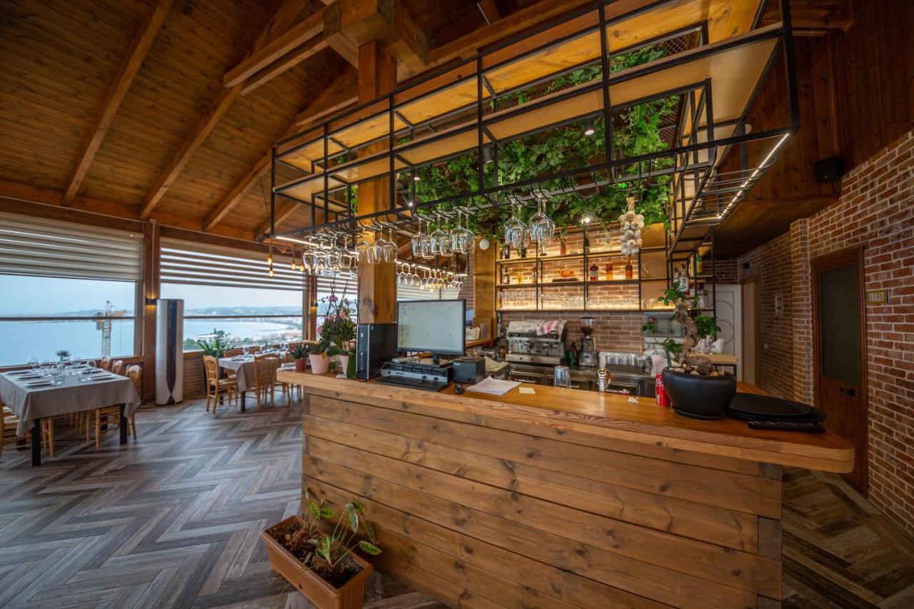Aerial Hotel & Spa Vlorë Екстериор снимка