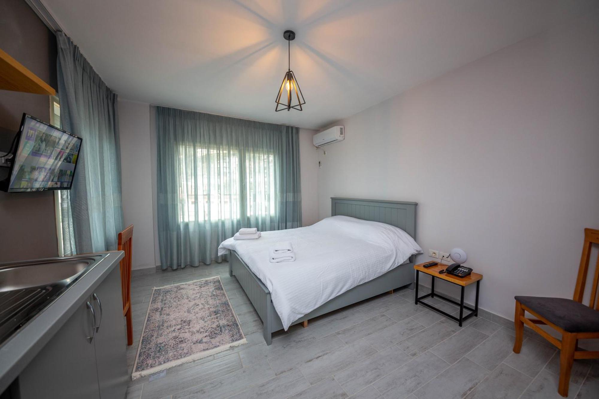 Aerial Hotel & Spa Vlorë Екстериор снимка