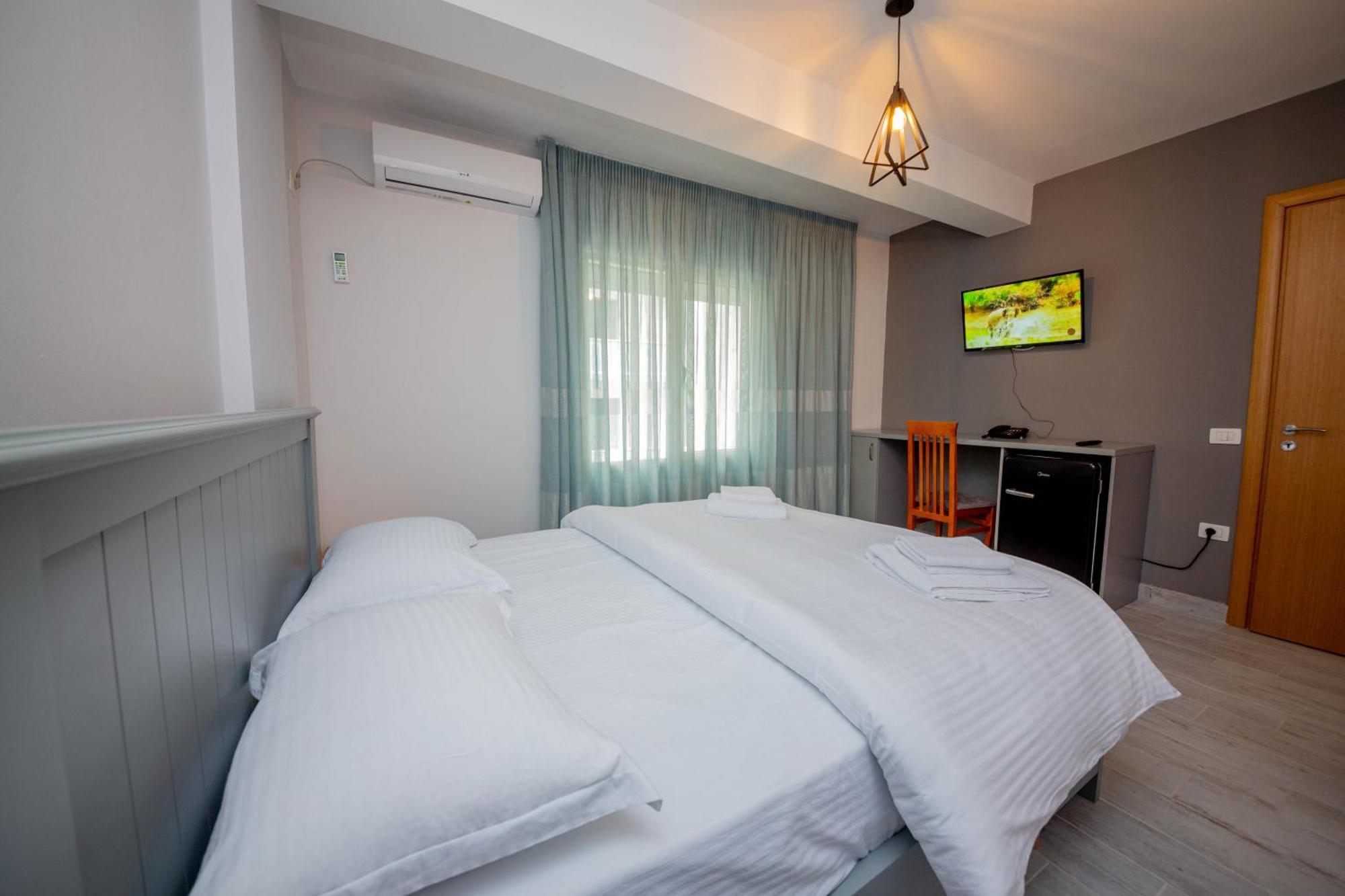 Aerial Hotel & Spa Vlorë Екстериор снимка